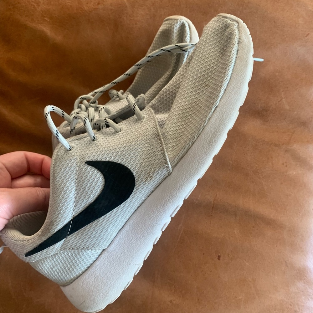 Nike Roshe Size 8